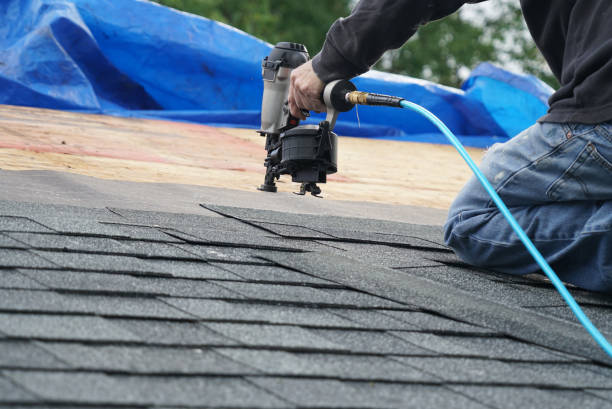 Best Flat Roof Repair Services  in Richfield, WI